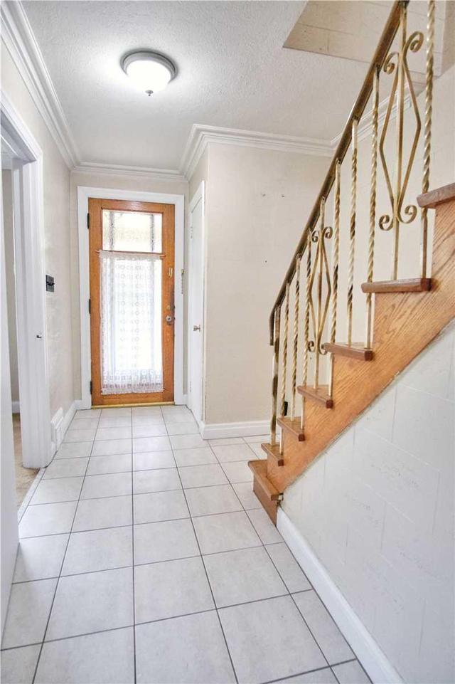 209 King St, House detached with 3 bedrooms, 3 bathrooms and 1 parking in Toronto ON | Image 3