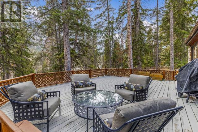 317 Buffalo Street, House detached with 8 bedrooms, 5 bathrooms and 6 parking in Banff AB | Image 36