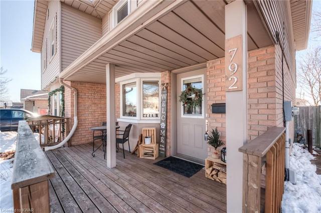 792 Elgin Street N, House semidetached with 3 bedrooms, 1 bathrooms and null parking in Cambridge ON | Image 4