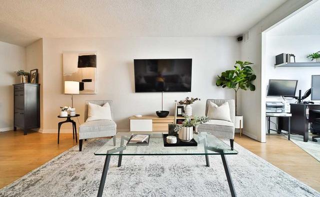 1304 - 250 Queens Quay W, Condo with 1 bedrooms, 1 bathrooms and 1 parking in Toronto ON | Image 23