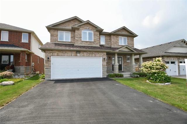1627 Cedarcreek Crescent, House detached with 3 bedrooms, 2 bathrooms and 4 parking in London ON | Image 2