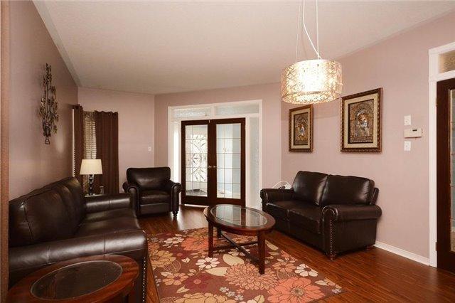 24 Roundstone Dr, House detached with 4 bedrooms, 4 bathrooms and 3 parking in Brampton ON | Image 5
