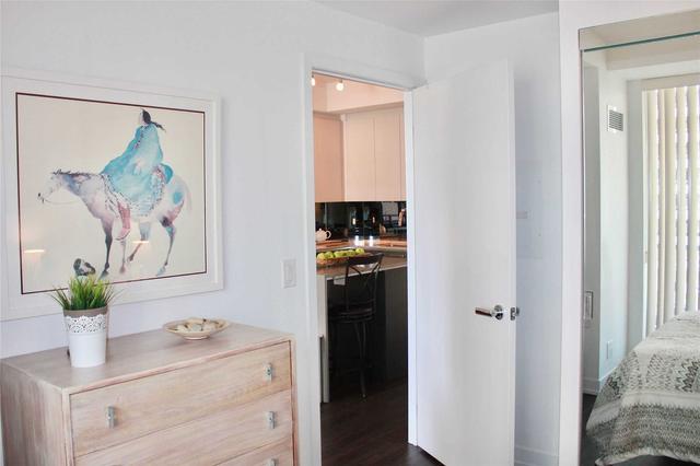 445 - 1830 Bloor St W, Condo with 1 bedrooms, 1 bathrooms and 0 parking in Toronto ON | Image 2