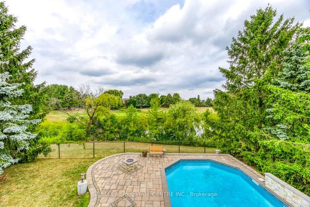 2093 Country Club Dr, House detached with 5 bedrooms, 4 bathrooms and 6 parking in Burlington ON | Image 22