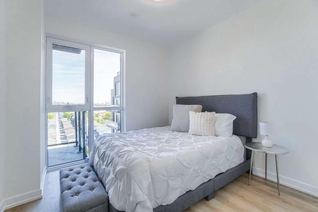 814 - 2300 St Clair Ave W, Condo with 3 bedrooms, 2 bathrooms and 1 parking in Toronto ON | Image 7