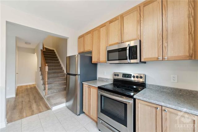 1036 Apolune Street, Townhouse with 2 bedrooms, 2 bathrooms and 3 parking in Ottawa ON | Image 13