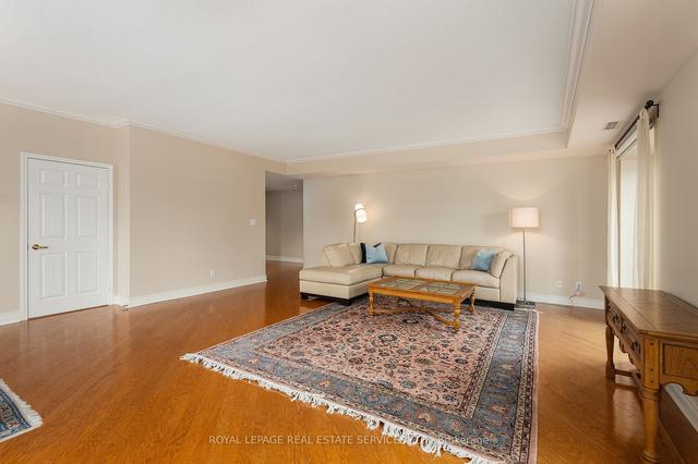 402 - 30 Anglesey Blvd, Condo with 3 bedrooms, 4 bathrooms and 2 parking in Toronto ON | Image 3
