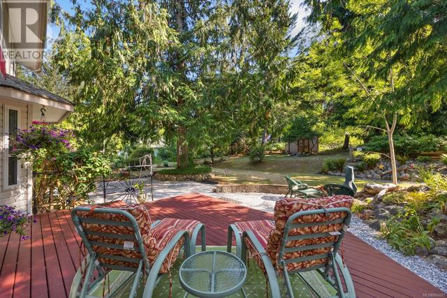 6249 Island Hwy, House detached with 3 bedrooms, 3 bathrooms and 8 parking in Comox Valley A BC | Image 68
