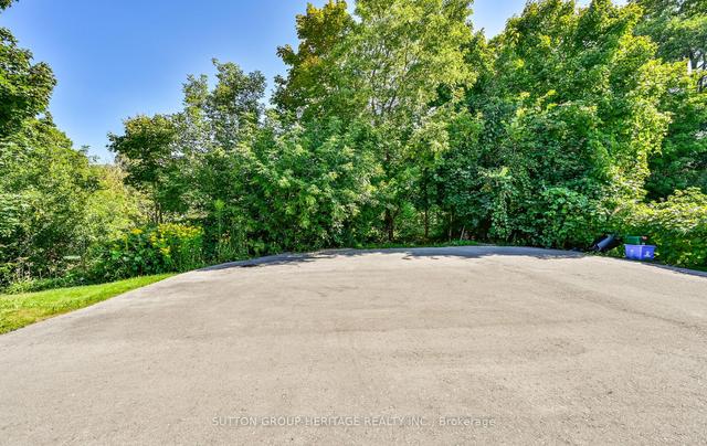 333 Surrey Dr, House detached with 6 bedrooms, 3 bathrooms and 6 parking in Oshawa ON | Image 22