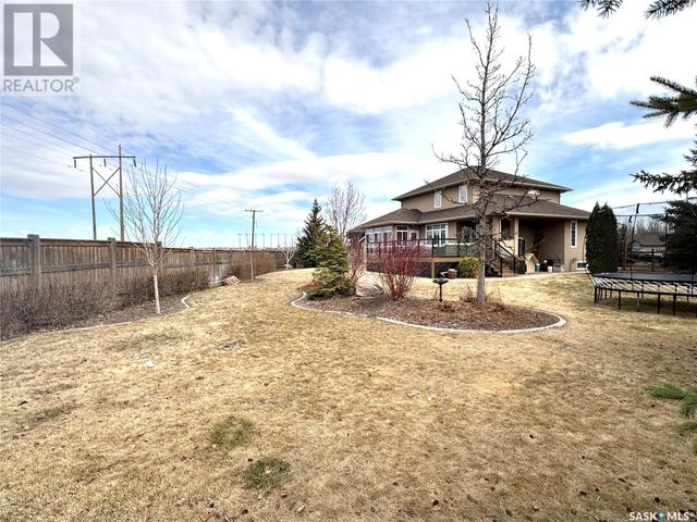 209 Riverbend Place, House detached with 4 bedrooms, 4 bathrooms and null parking in Battleford SK | Image 36
