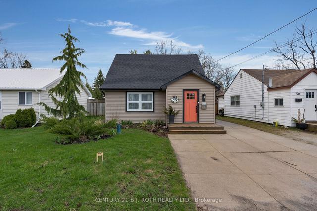 48 Ninth St, House detached with 2 bedrooms, 1 bathrooms and 3 parking in Collingwood ON | Image 1