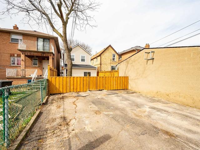 359 Westmoreland Ave N, House detached with 3 bedrooms, 2 bathrooms and 2 parking in Toronto ON | Image 27