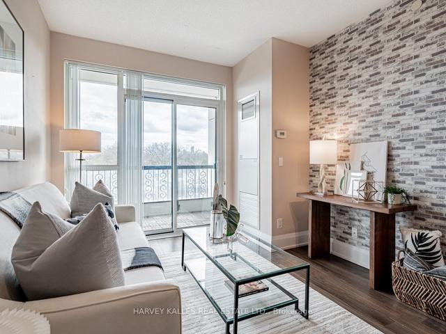 618 - 1 Old Mill Dr, Condo with 1 bedrooms, 1 bathrooms and 0 parking in Toronto ON | Image 4