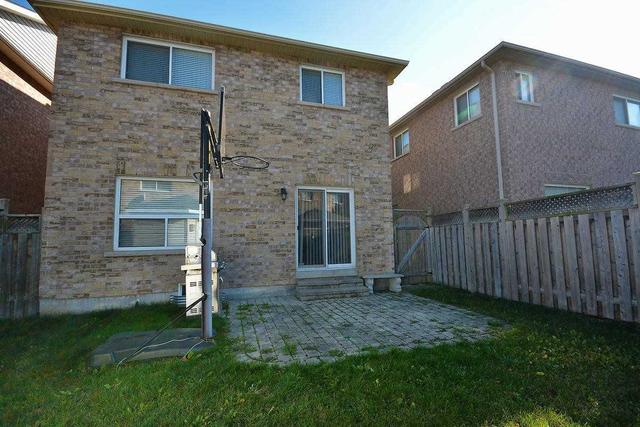 9 Lockburn Cres, House detached with 3 bedrooms, 3 bathrooms and 4 parking in Brampton ON | Image 35