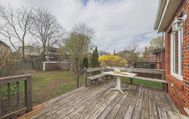 40 Beaufield Ave, House semidetached with 3 bedrooms, 2 bathrooms and 1 parking in Toronto ON | Image 18