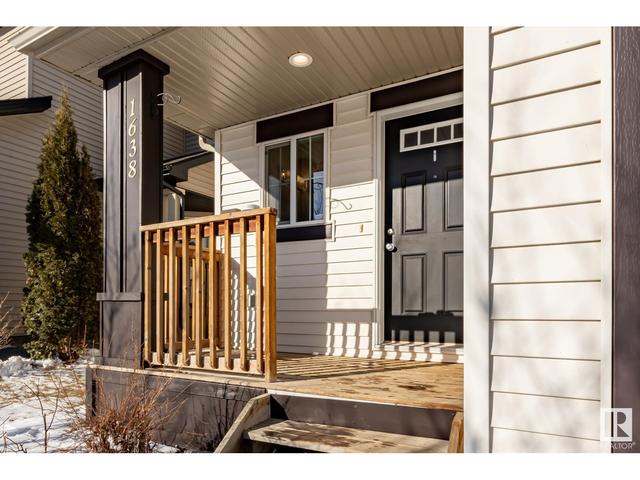 1638 65 St Sw, House semidetached with 3 bedrooms, 3 bathrooms and 2 parking in Edmonton AB | Image 3