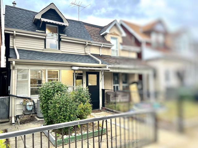 1454 Dufferin St, House semidetached with 3 bedrooms, 2 bathrooms and 3 parking in Toronto ON | Image 1