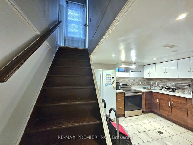 454 Gerrard St E, House semidetached with 5 bedrooms, 4 bathrooms and 0 parking in Toronto ON | Image 34
