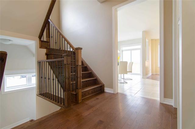 84 Luzon Ave, House attached with 4 bedrooms, 3 bathrooms and 2 parking in Markham ON | Image 5