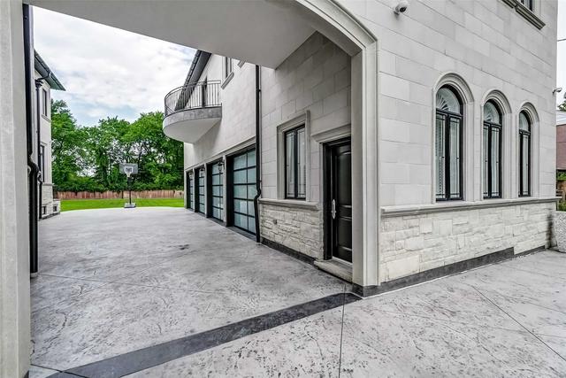 58 Rockview Gdns, House detached with 4 bedrooms, 8 bathrooms and 14 parking in Vaughan ON | Image 35