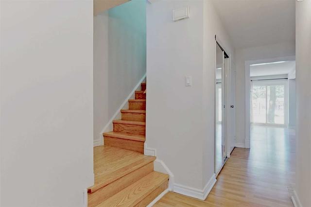 67 Brimwood Blvd, Townhouse with 3 bedrooms, 3 bathrooms and 3 parking in Toronto ON | Image 22