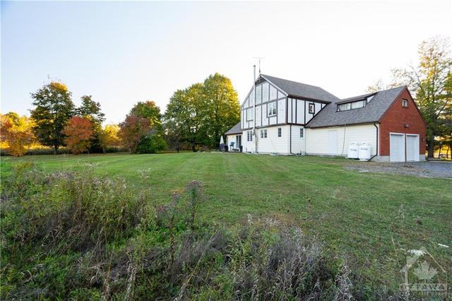 725 Mcfarlane Road, House detached with 4 bedrooms, 3 bathrooms and 12 parking in North Grenville ON | Image 22