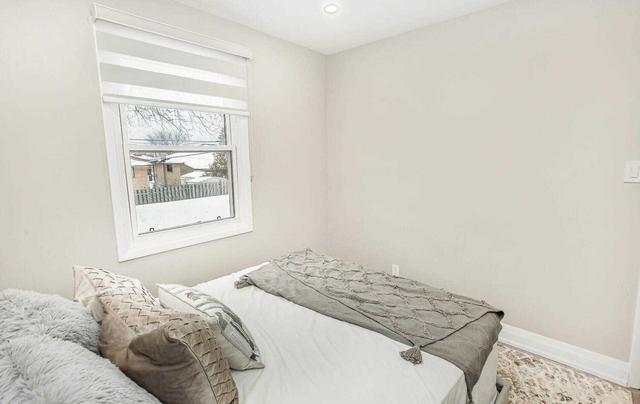 38 Carlyle Cres, House detached with 3 bedrooms, 3 bathrooms and 5 parking in Brampton ON | Image 15