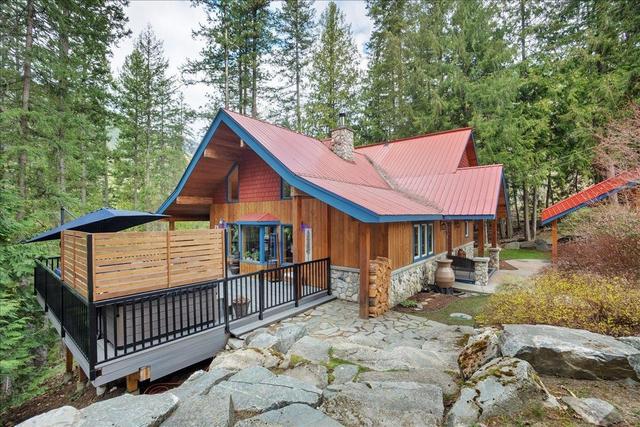 3195 Heddle Road, House detached with 3 bedrooms, 2 bathrooms and null parking in Central Kootenay F BC | Image 54