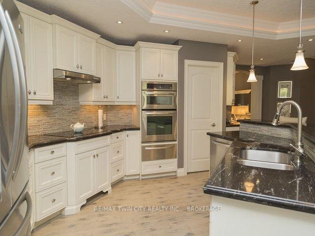 351 Sixth Concession Rd, House detached with 3 bedrooms, 4 bathrooms and 9 parking in Brant ON | Image 2