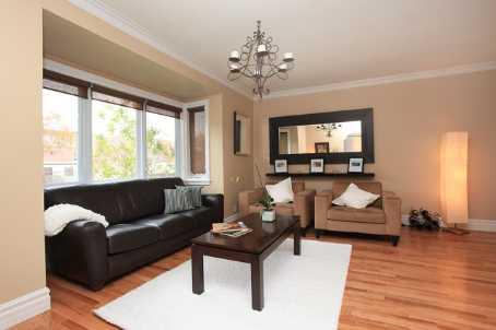 299 Joicey Blvd, House detached with 3 bedrooms, 2 bathrooms and 4 parking in Toronto ON | Image 2