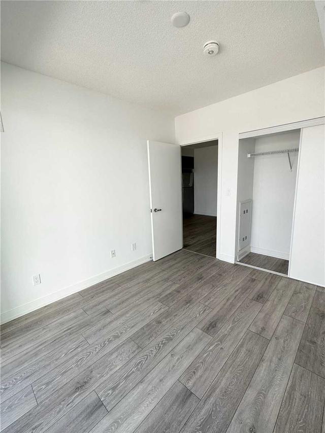 b303 - 4880 Valera Rd, Condo with 2 bedrooms, 1 bathrooms and 1 parking in Burlington ON | Image 2
