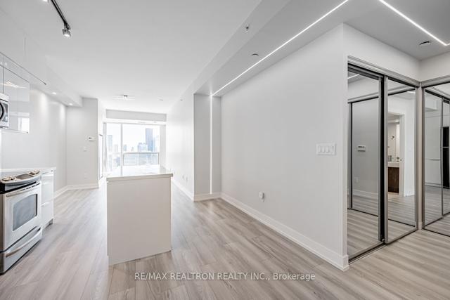 4909 - 386 Yonge St, Condo with 2 bedrooms, 2 bathrooms and 1 parking in Toronto ON | Image 23