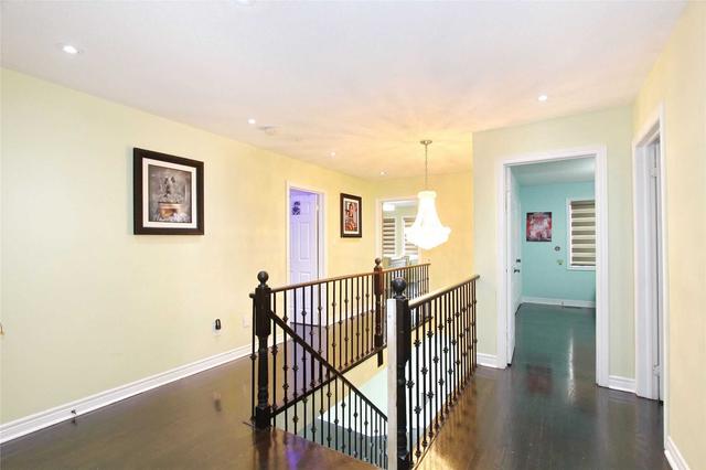 60 Runnymede Cres, House detached with 5 bedrooms, 6 bathrooms and 6 parking in Brampton ON | Image 6