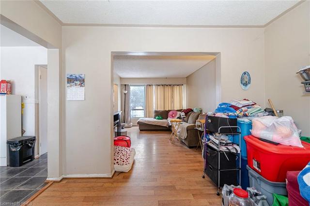 81 Drake Boulevard, House semidetached with 4 bedrooms, 1 bathrooms and 3 parking in Brampton ON | Image 5