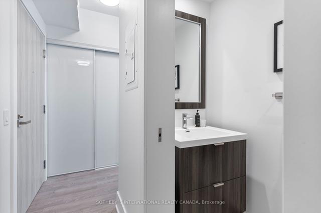 113 - 80 Vanauley St, Condo with 2 bedrooms, 3 bathrooms and 1 parking in Toronto ON | Image 22