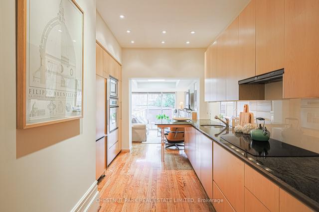 99 Marlborough Ave, House attached with 2 bedrooms, 2 bathrooms and 1 parking in Toronto ON | Image 3
