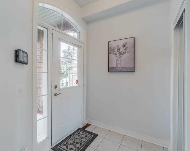 53 Red Hawk Rd, House semidetached with 3 bedrooms, 3 bathrooms and 3 parking in Toronto ON | Image 35