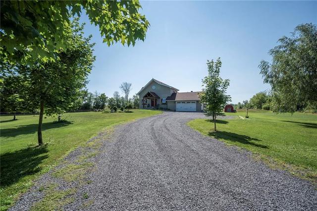 15108 North Lunenburg Road W, House detached with 3 bedrooms, 2 bathrooms and 10 parking in South Stormont ON | Card Image