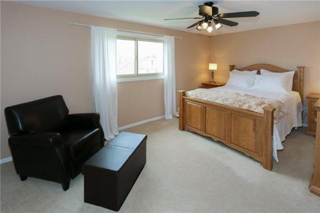 8 Vanessa Pl, House detached with 3 bedrooms, 2 bathrooms and 1 parking in Whitby ON | Image 11