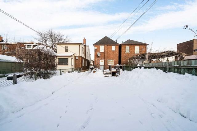418 Westmount Ave, House detached with 3 bedrooms, 2 bathrooms and 4 parking in Toronto ON | Image 29