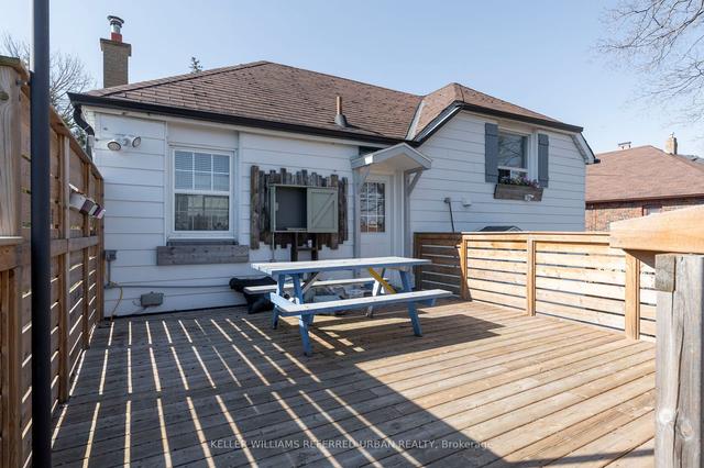 64 Pelmo Cres, House detached with 2 bedrooms, 2 bathrooms and 4 parking in Toronto ON | Image 15
