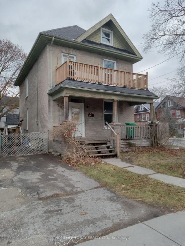204 Park St N, House detached with 3 bedrooms, 2 bathrooms and 1 parking in Peterborough ON | Image 1