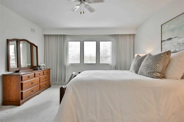 4 Frivick Crt, House detached with 4 bedrooms, 4 bathrooms and 6 parking in Toronto ON | Image 18