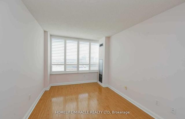 1810 - 24 Hanover Rd, Condo with 3 bedrooms, 2 bathrooms and 2 parking in Brampton ON | Image 5