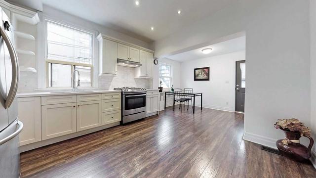552 Lansdowne Ave, House detached with 7 bedrooms, 4 bathrooms and 2 parking in Toronto ON | Image 29