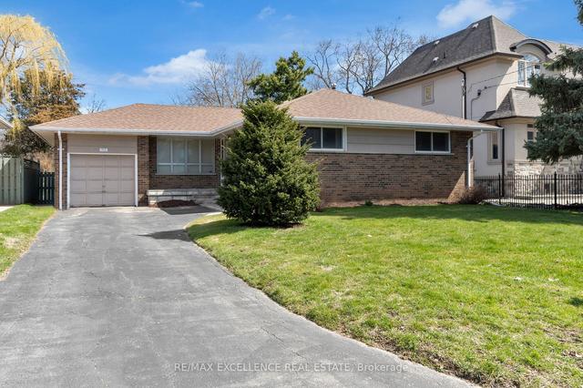 1517 Haig Blvd, House detached with 3 bedrooms, 2 bathrooms and 5 parking in Mississauga ON | Image 2