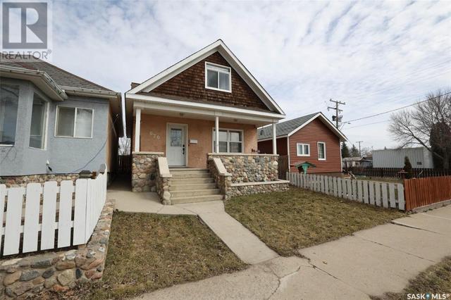 670 Athabasca Street E, House detached with 3 bedrooms, 3 bathrooms and null parking in Moose Jaw SK | Image 3