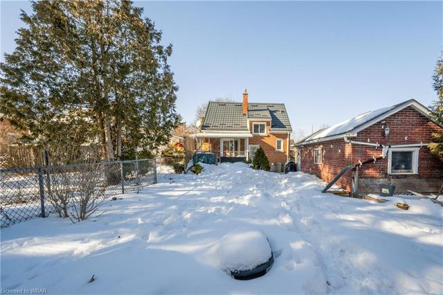 81 Stirling Avenue S, House detached with 3 bedrooms, 1 bathrooms and null parking in Kitchener ON | Image 33