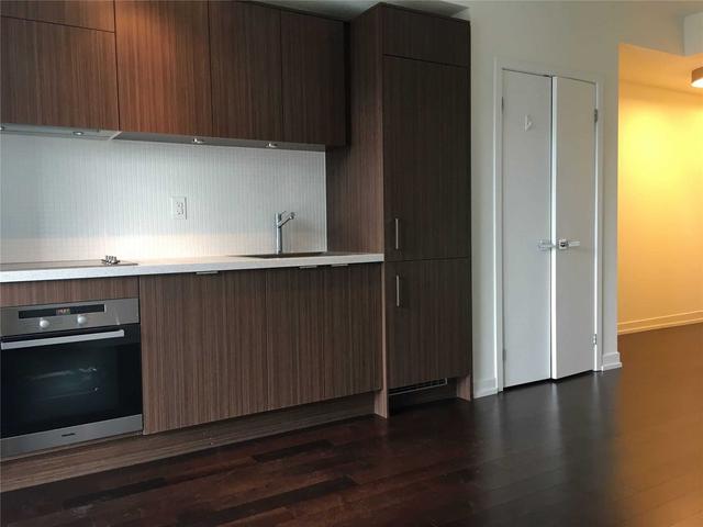 2203 - 21 Widmer St, Condo with 0 bedrooms, 1 bathrooms and 0 parking in Toronto ON | Image 4