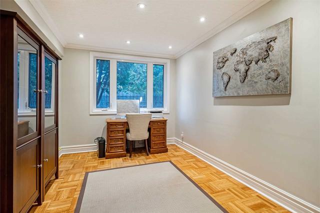 22 Cranleigh Crt, House detached with 3 bedrooms, 2 bathrooms and 10 parking in Toronto ON | Image 16